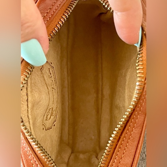 ⭐️COA⭐️MCM VISETOS CROSSBODY/CLUTCH/BELT BAG🎬W/MCM STRAP & Dustbag🎬💯AuTh… - Picture 12 of 16